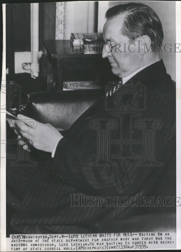 1939 Lord Lothian Ante-Room Ambassador Man - Historic Images