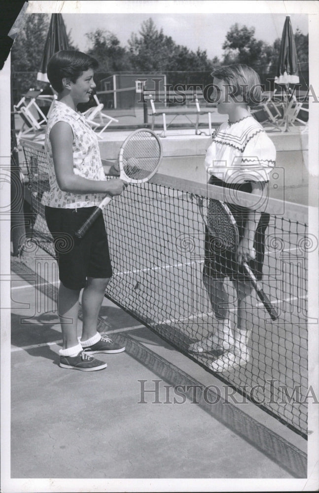 1965 Clara Combs Marilyn Hodges - Historic Images