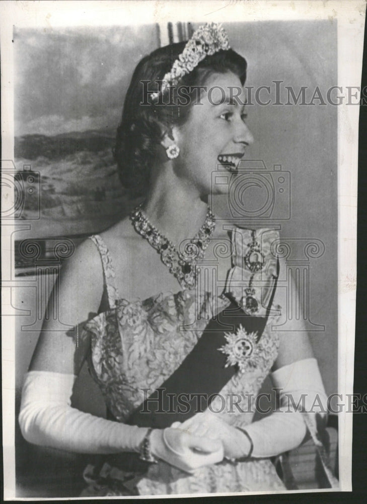 1951 Princes Elizabeth all smiles at State Dinner at Govt house - Historic Images