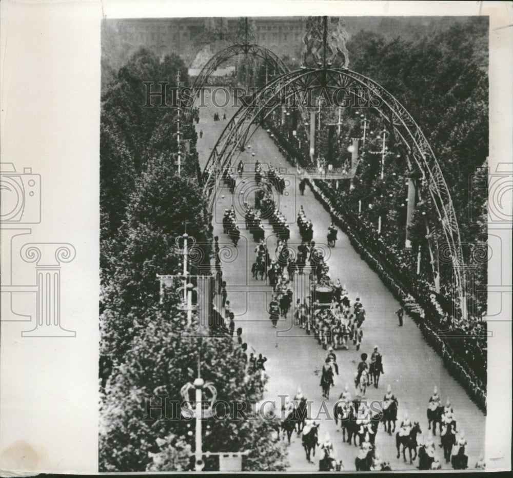 1953 Coronation of Queen Elizabeth II - Historic Images