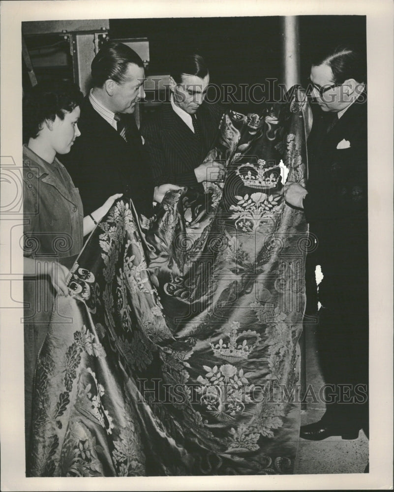 1953 Coronation Fabrics June Pidgeon David - Historic Images