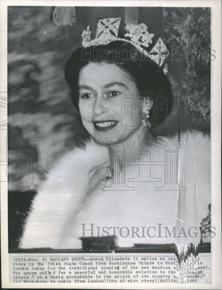 1965 Queen Elizabeth II in Her Irish Coach - Historic Images