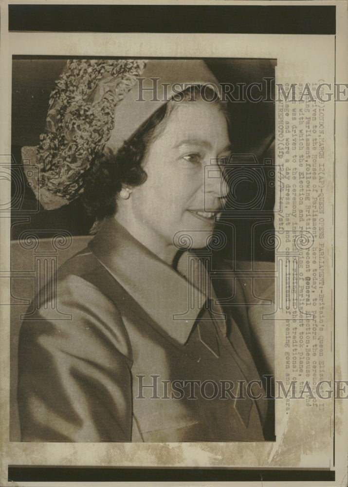 1974 Queen Opens Parliament - Historic Images