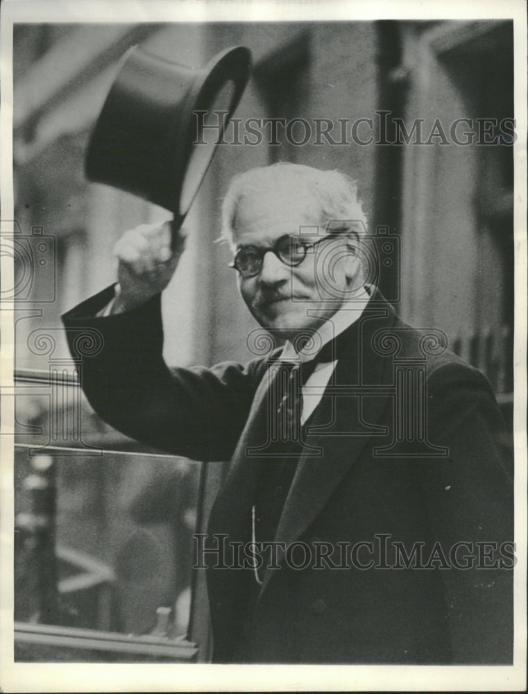 1935 Premier Ramsay Macdonald Resigns - Historic Images