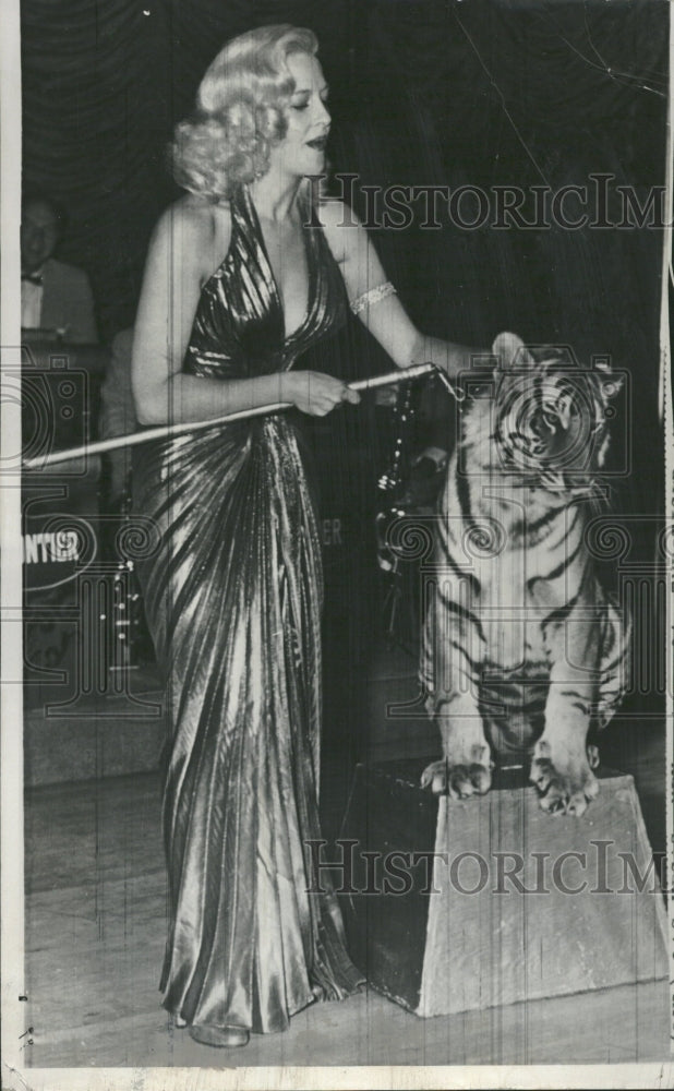 1954 Actress Marilyn Maxwell Frontier Hotel - Historic Images