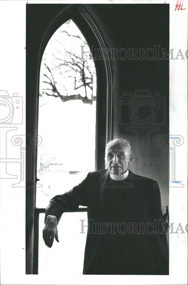 1989 Rev Alex Lukens Episcopal Priest - Historic Images