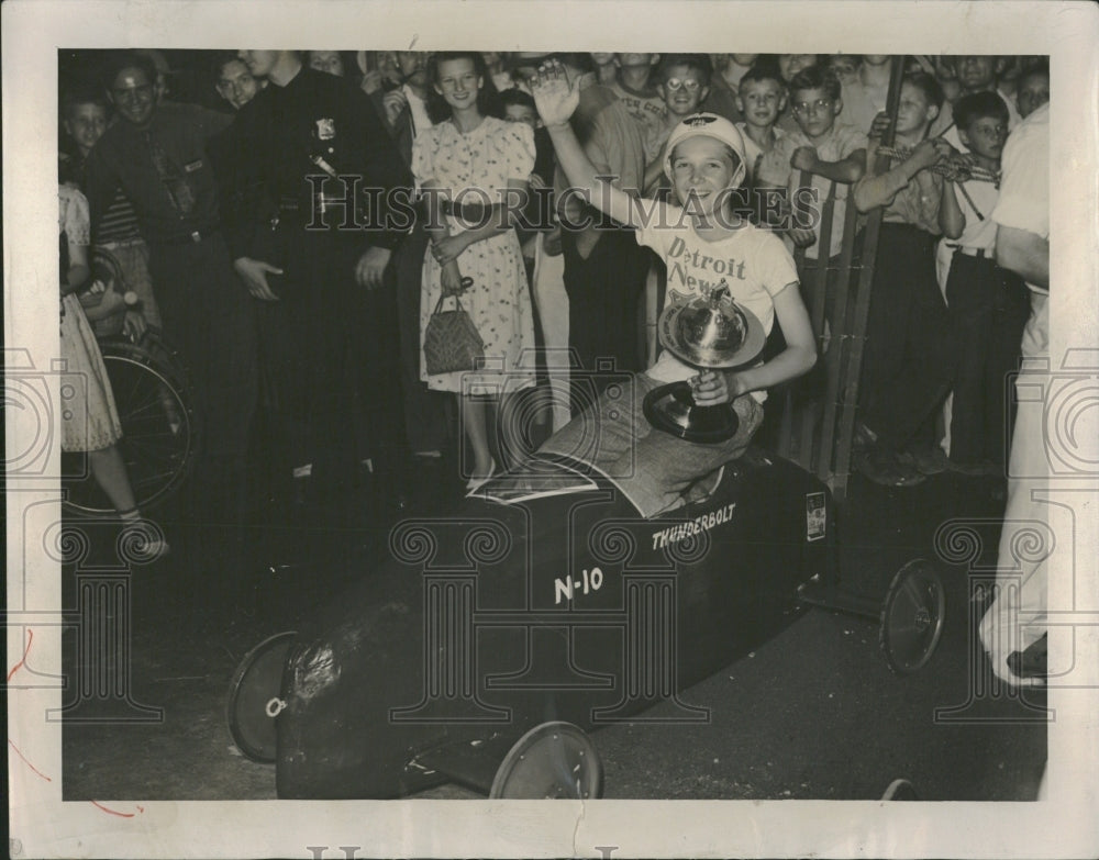 1939 Fred Fisher in winning car - Historic Images