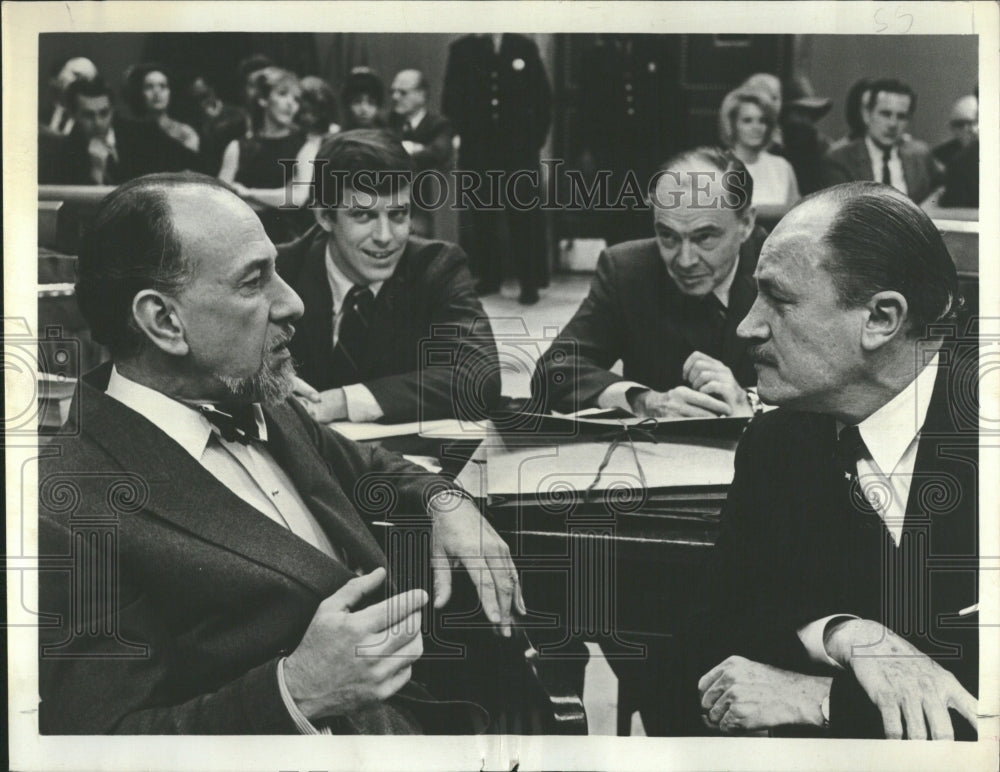 1968 Jose Ferrer Case Libel Marshall scene - Historic Images