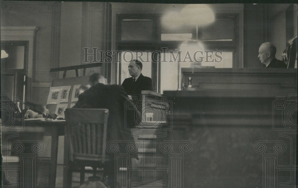 1935 Ernest Ayers Testifying In Own Defense - Historic Images