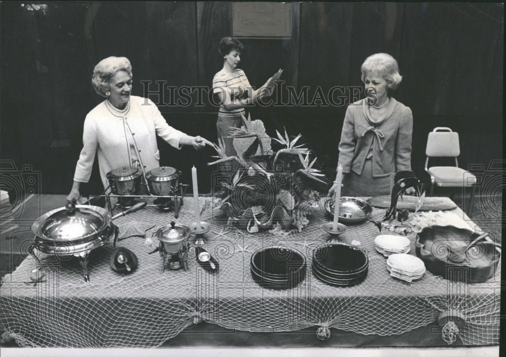 1965 The Women&#39;s Club of Denver table set - Historic Images