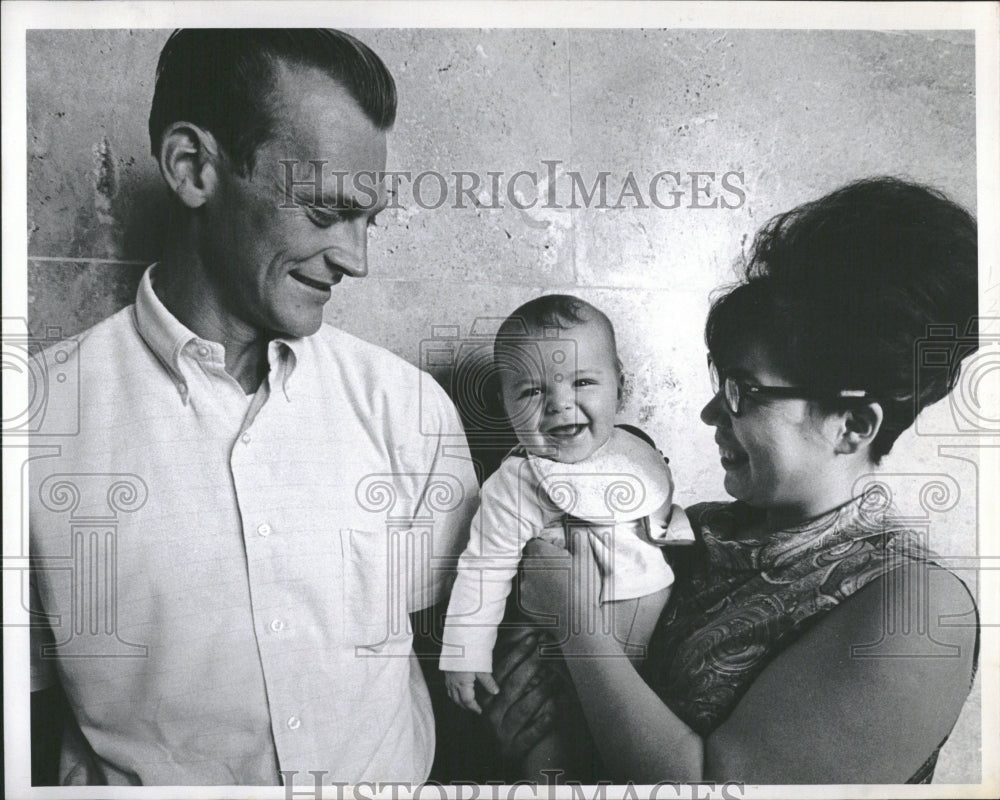 1967 William Bacon Scotty baby hospital - Historic Images