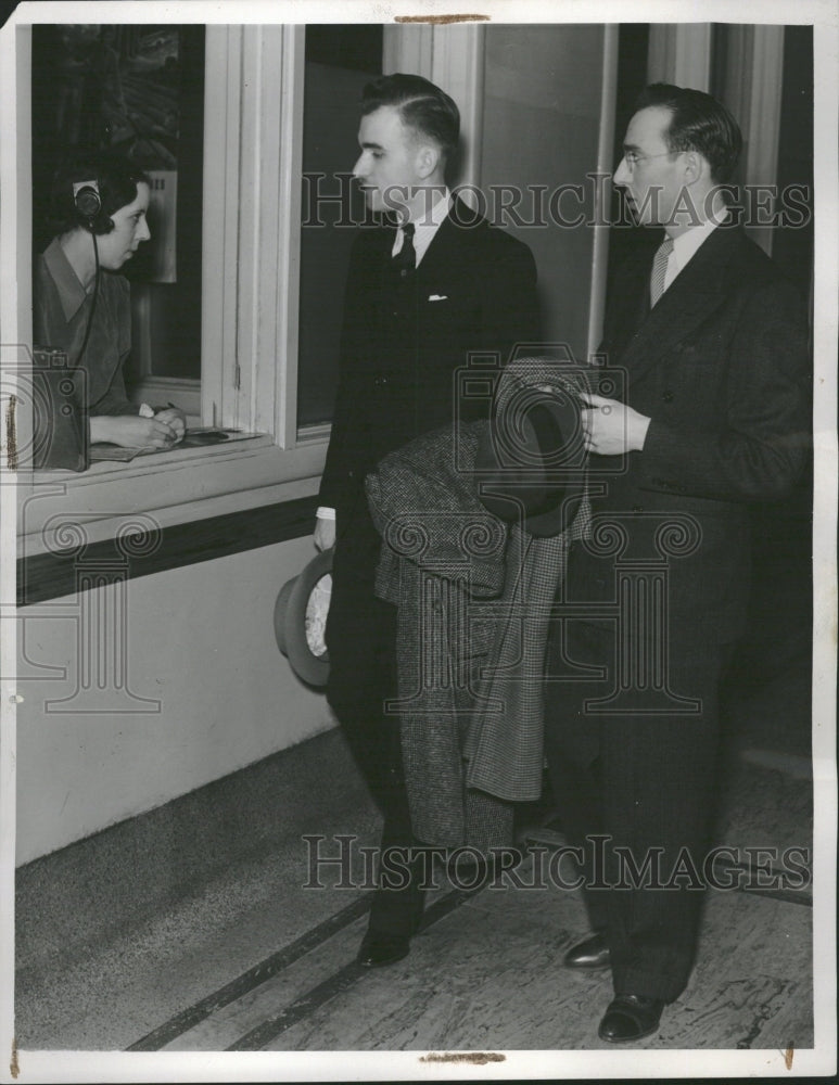 1938 Detroit Hospital Doctors Called Back - Historic Images