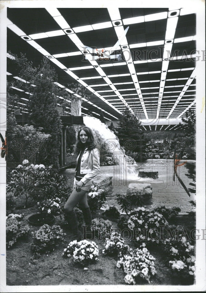 1973 Mary Tye flower show michigan - Historic Images