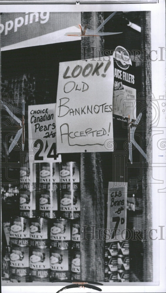 1963 English Grocer Robbery Sign - Historic Images