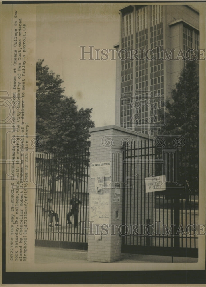 1976 Guards Queens College New York Closed - Historic Images