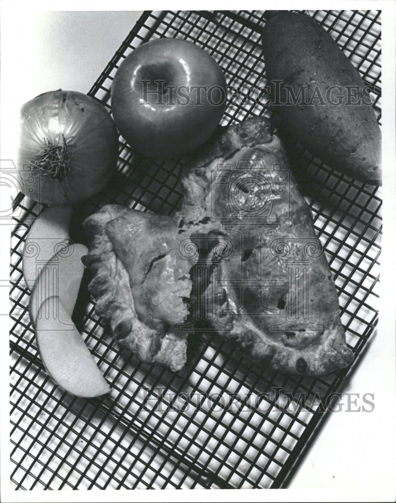 1989 Apple Sweet Potato Vegetables - Historic Images