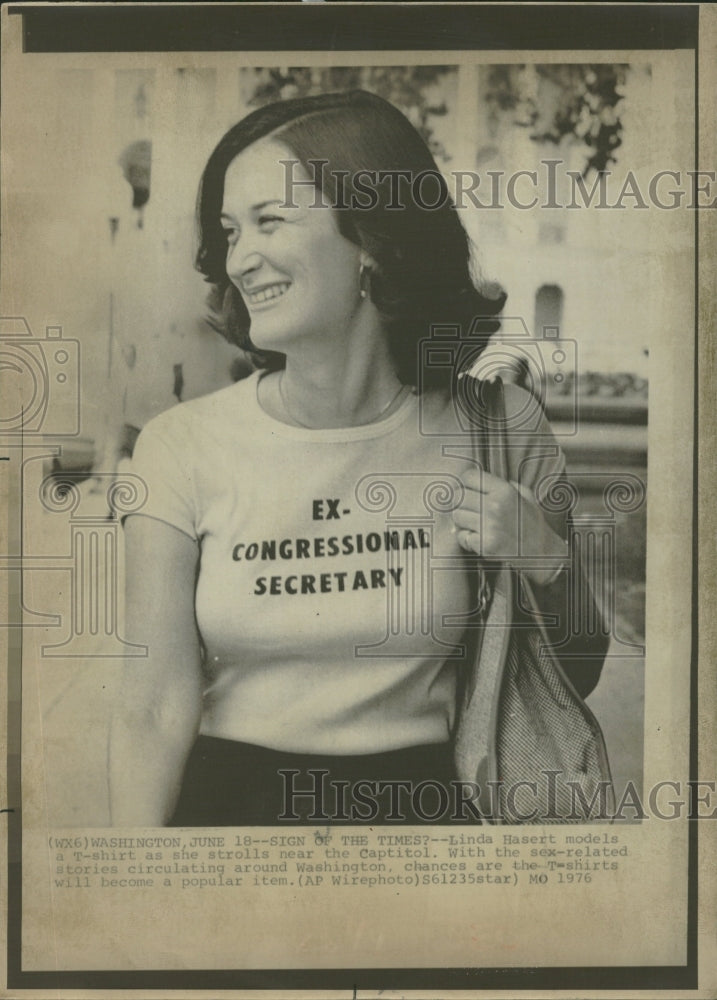 1976 Linda Hasert Models T-Shirt Washington - Historic Images