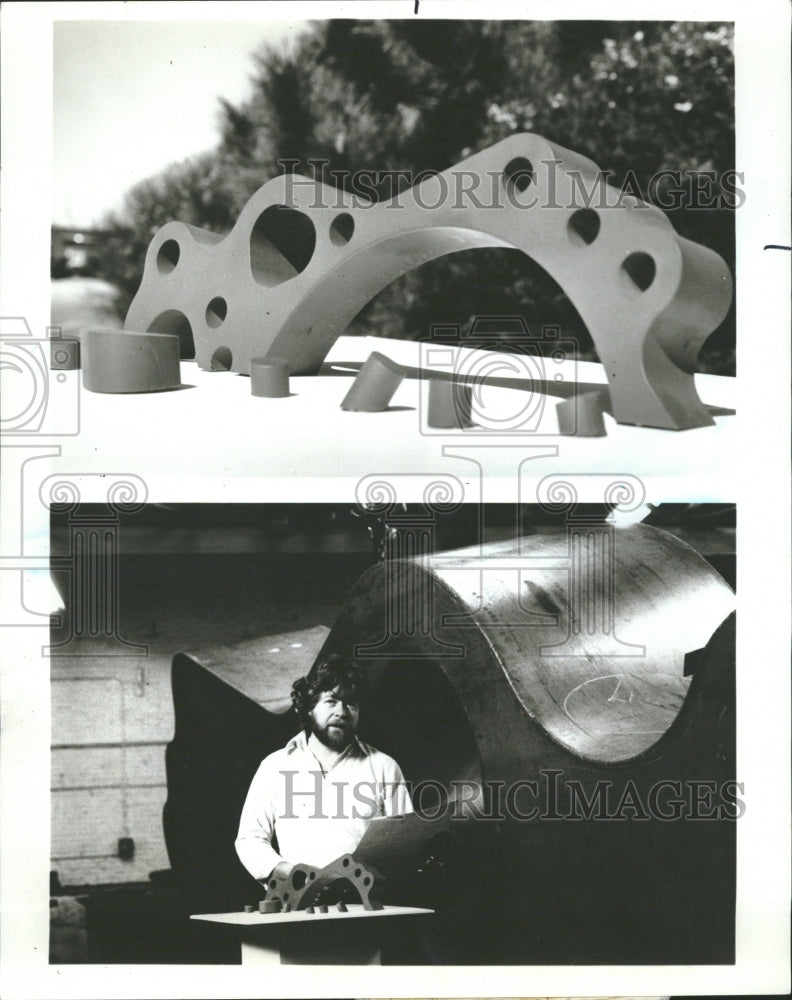 1984 Giant Sculpture &quot;Ground Breaker&quot; - Historic Images