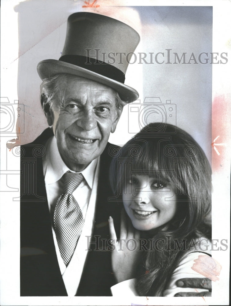 1972 Raymond Massey Judy Stangis - Historic Images