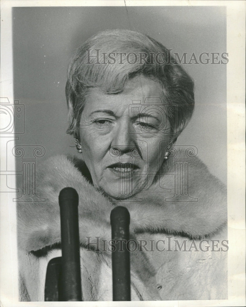 1969 Board Education Member Press Conf - Historic Images