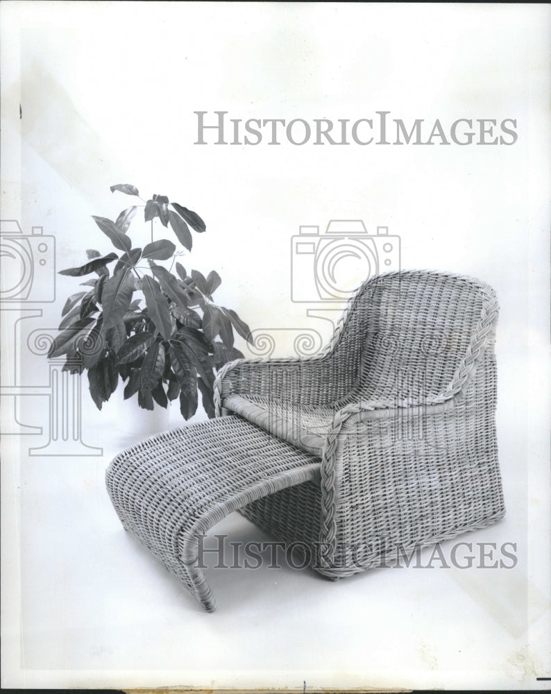 1977 Fick&#39;s Reed&#39;s Wicker Chaise - Historic Images