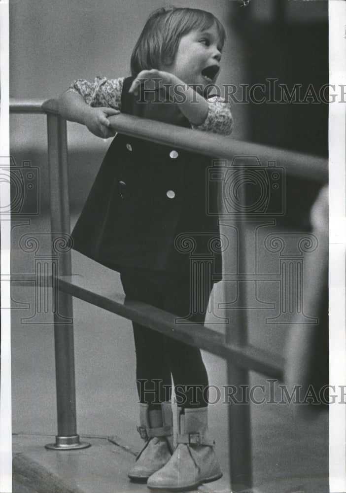 1958 Small Excited Girl Visits Field Musuem - Historic Images