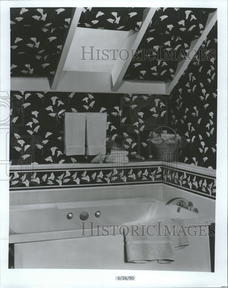 1990 Bathroom Wallpaper Interior Design - Historic Images