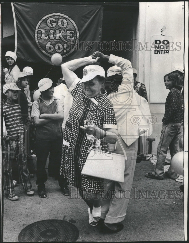 1975 Retirement Hotel Residents Dance - Historic Images