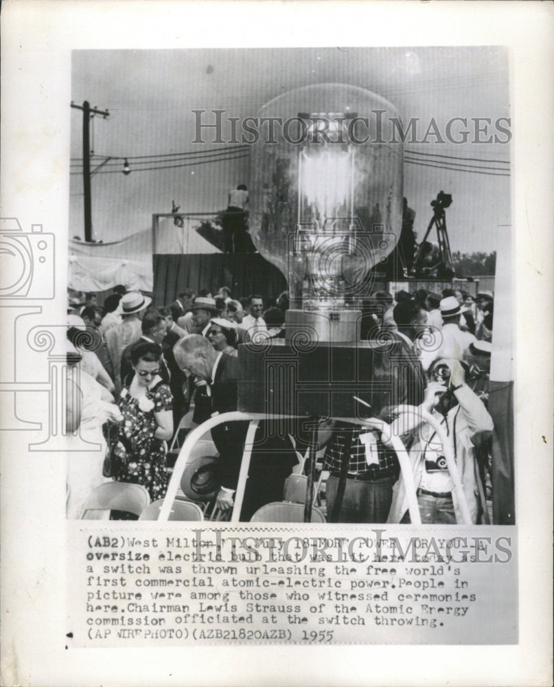 1955 First Commercial Atomic Electronic - Historic Images