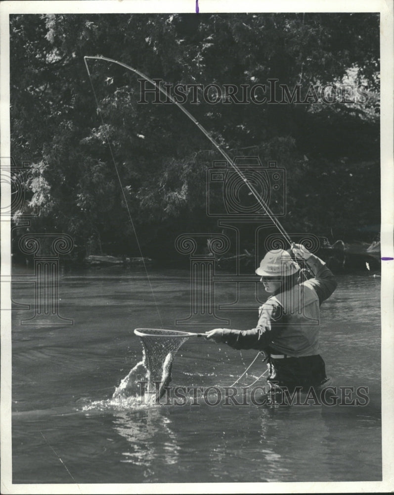 1975 Midwest Man Fishing Expert River - Historic Images