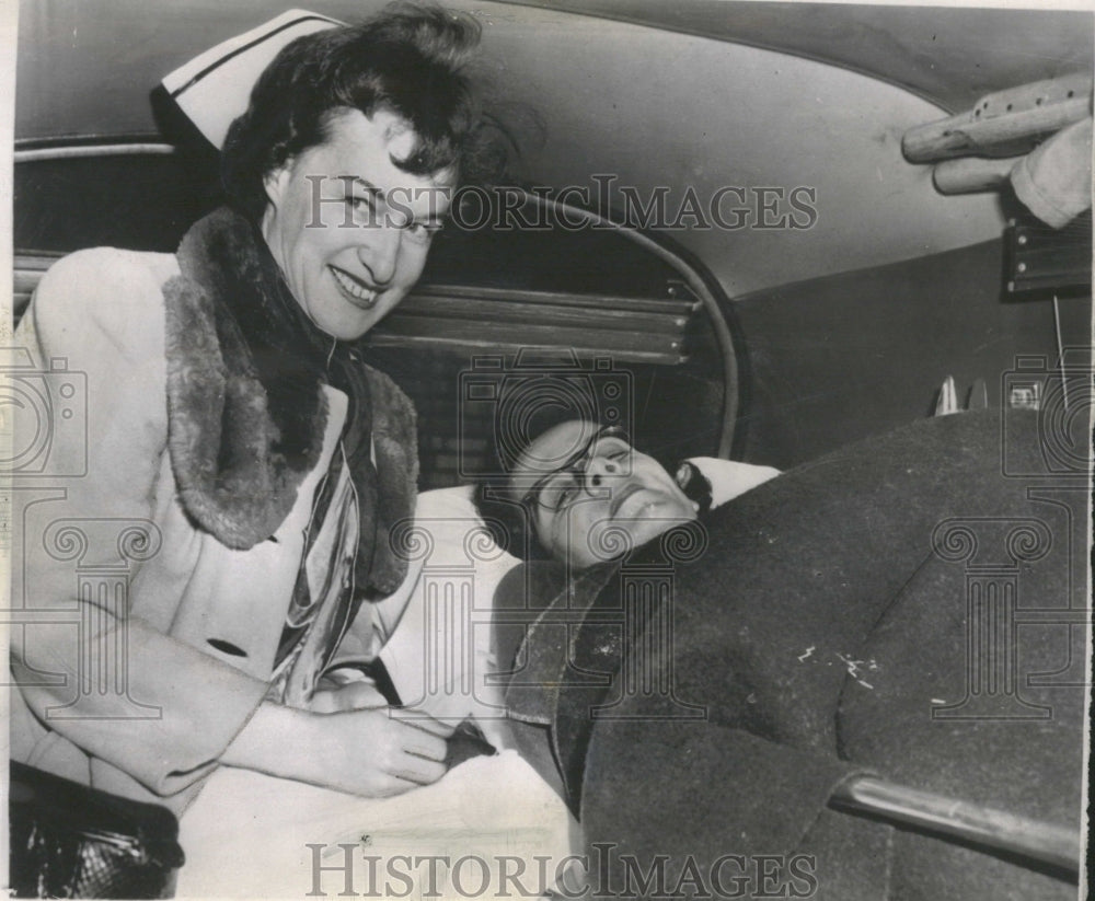 1952 Mrs Borrison enroute to election polls - Historic Images