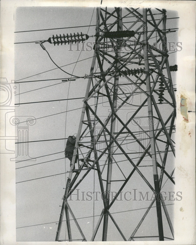 1968 Plane Hits High Tension Wires - Historic Images