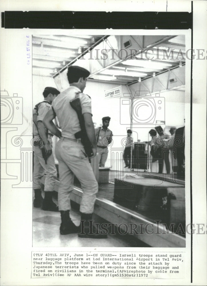 1972 Israeli troops Lod Airport Terrorists - Historic Images