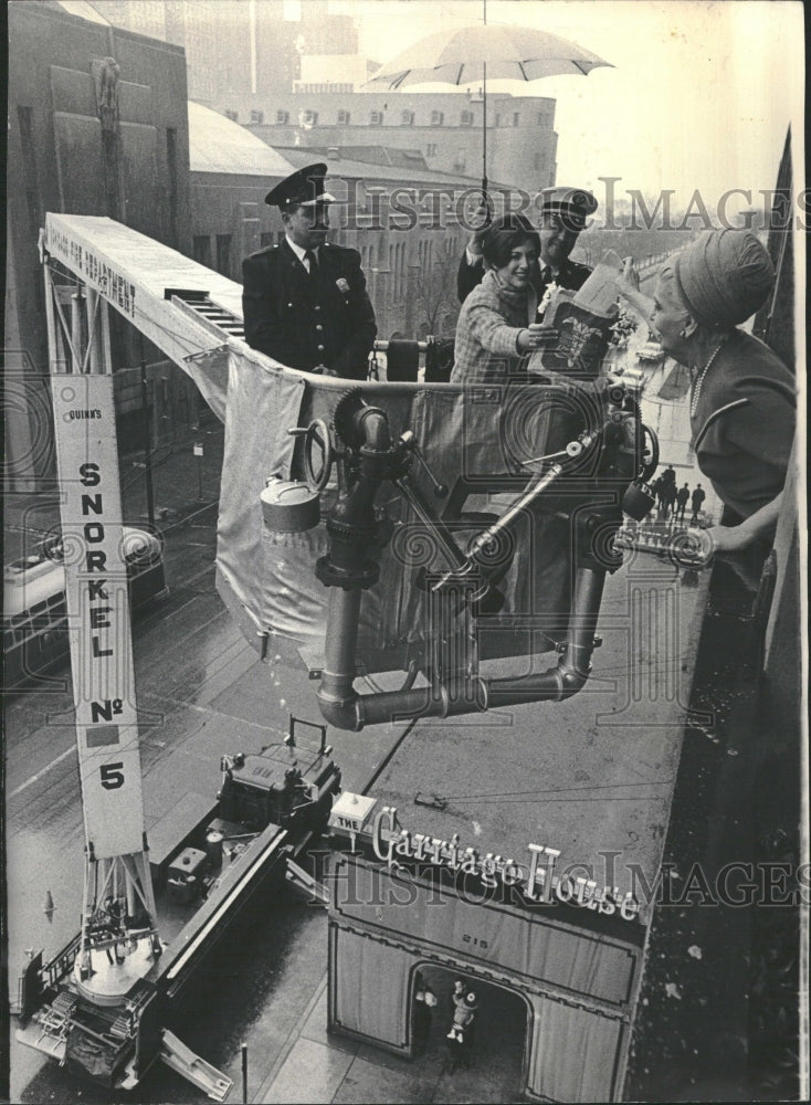 1966 Chicago Easter Seal Parade Mrs William - Historic Images