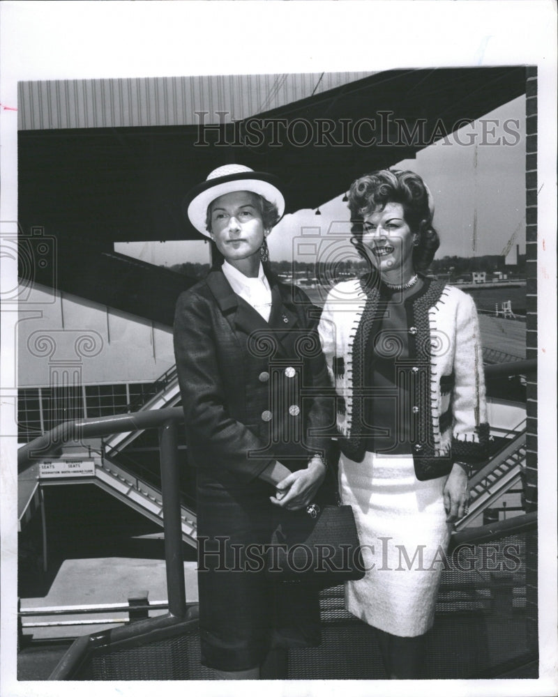 1964 Joe Ross W M Bridge White Cap Women - Historic Images