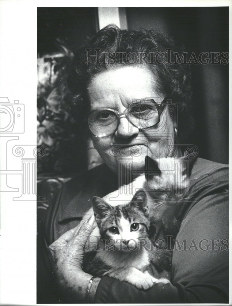 1982 Thelma Leonard Anti Cruelty Assoc - Historic Images