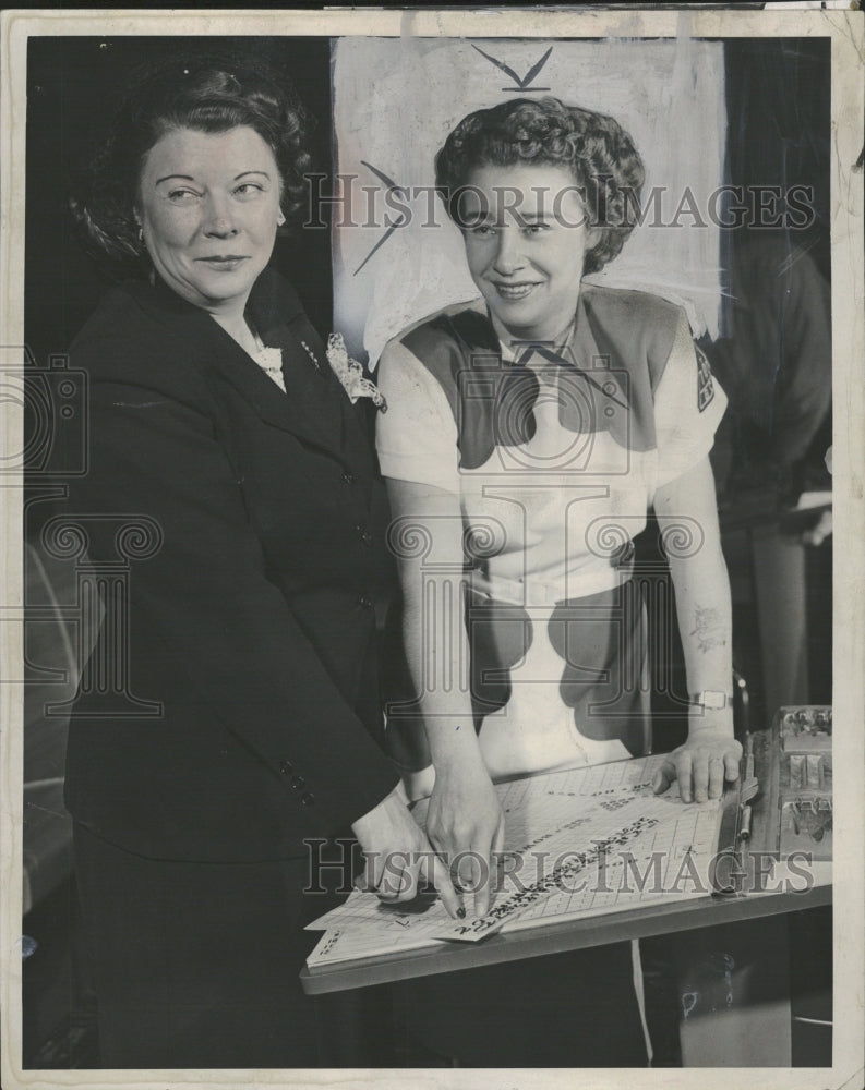1952 Doris Knecktges American Bowler - Historic Images