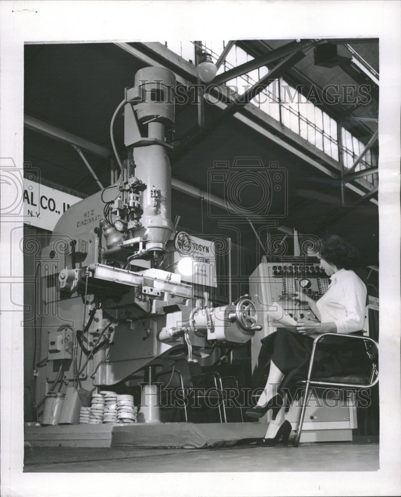 1955 Gerturede Adam Automatic Milling Show - Historic Images