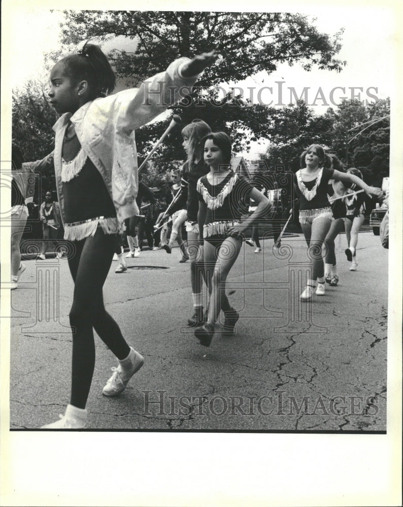 1983 Beverly Hills-Morgan Park Parade - Historic Images