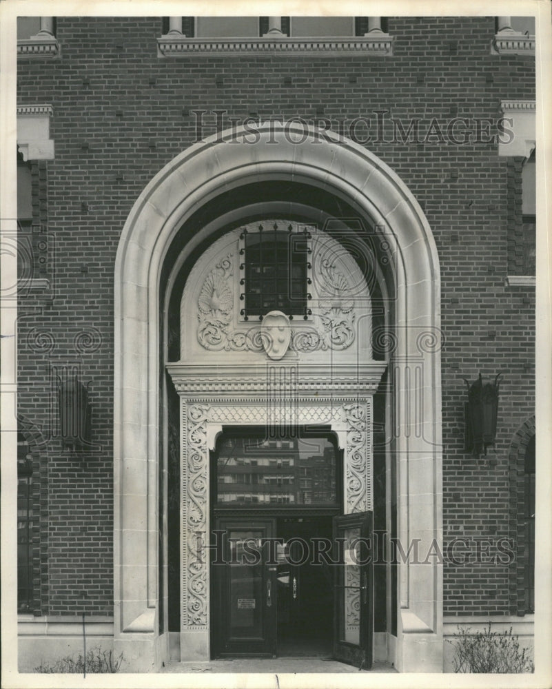 1971 Hampshire House Hotel Arched Entryway - Historic Images