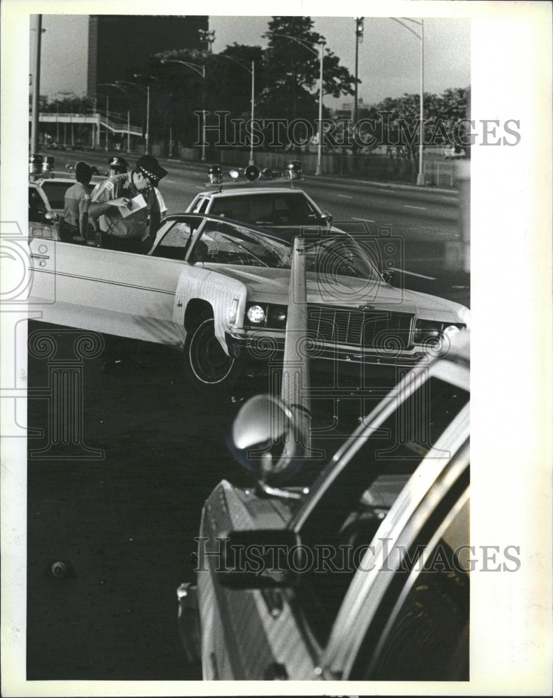 1983 Fredrick Lewis Accident Police Officer - Historic Images