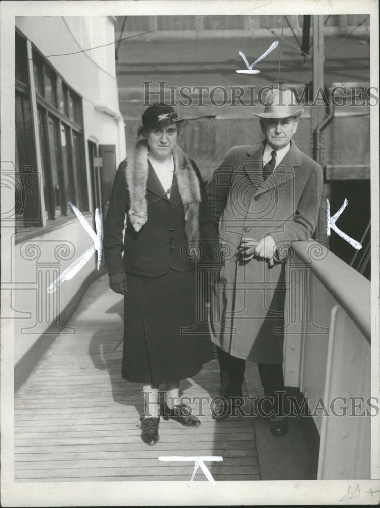 1934 Dr and Mrs B Raymond Hoobler - Historic Images