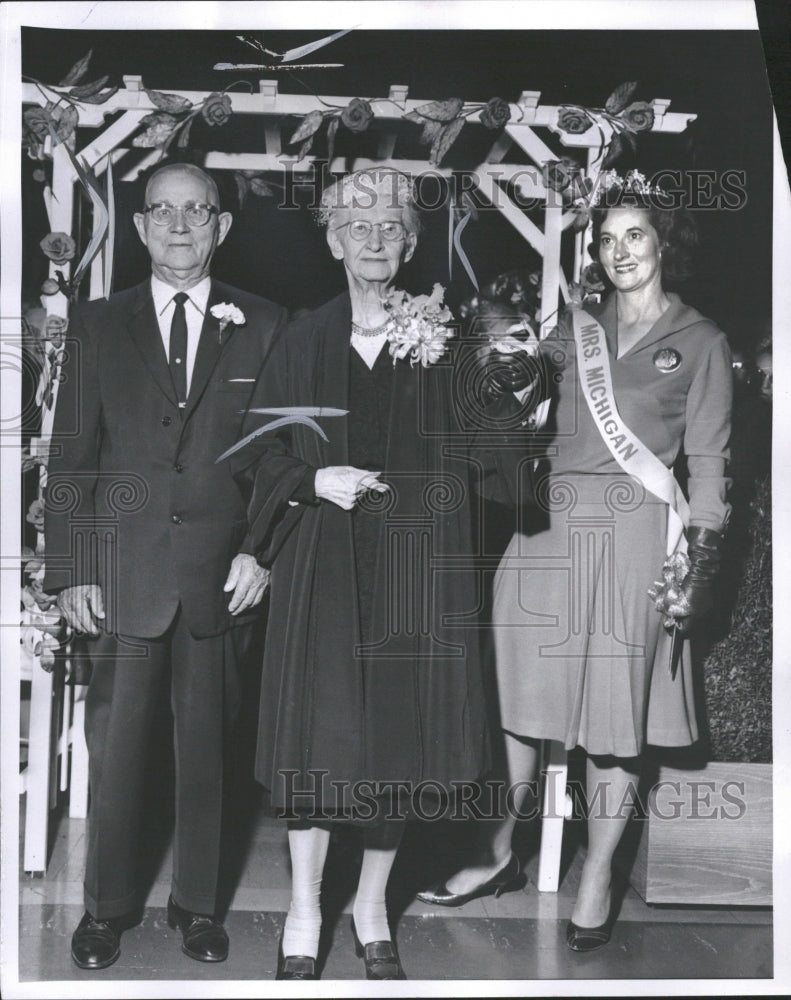 1953 Senior Citizens Center Oldest Winners - Historic Images