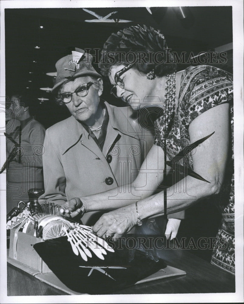 1963 Sr. Titizen Arts And Crafts Show - Historic Images