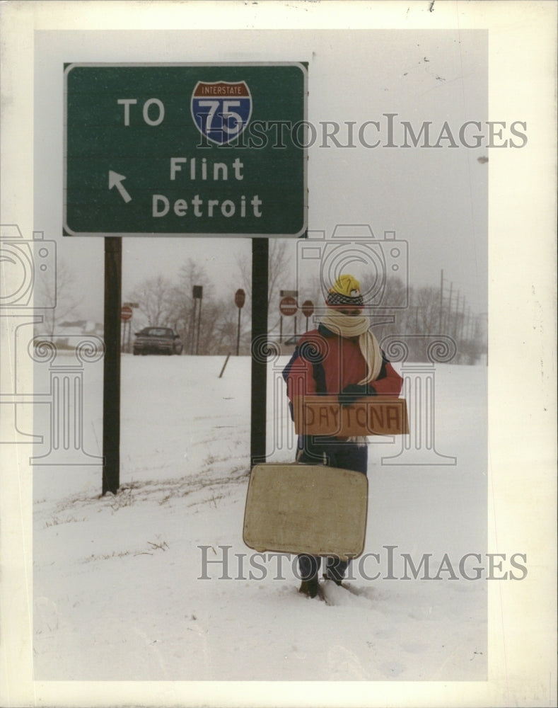 1992 Woman Hitch Hikes From MI to FL - Historic Images