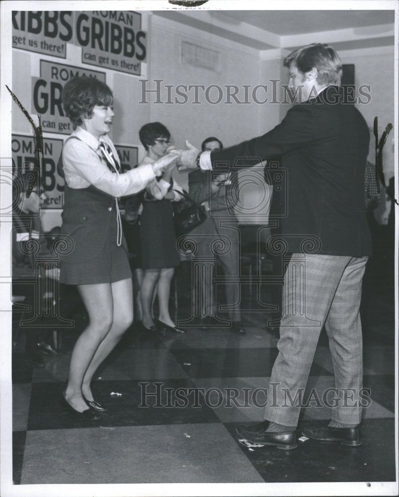 1969 Carol Bob Dance Roman Gibb&#39;s Campaign - Historic Images