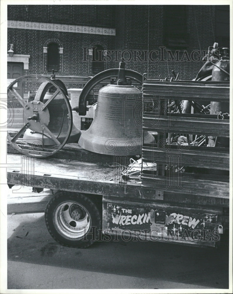 1981 Immaculate Conception taking the bells - Historic Images