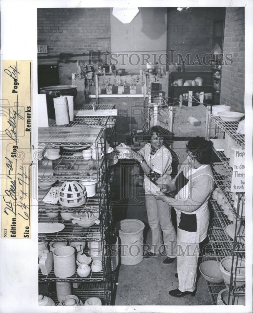 1975 Potter Vera Wolfe At Bisque Ware - Historic Images