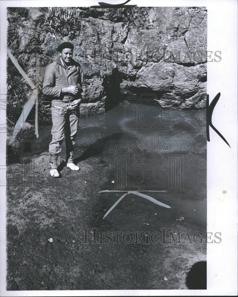 1965 Wally Johnson hunting - Historic Images