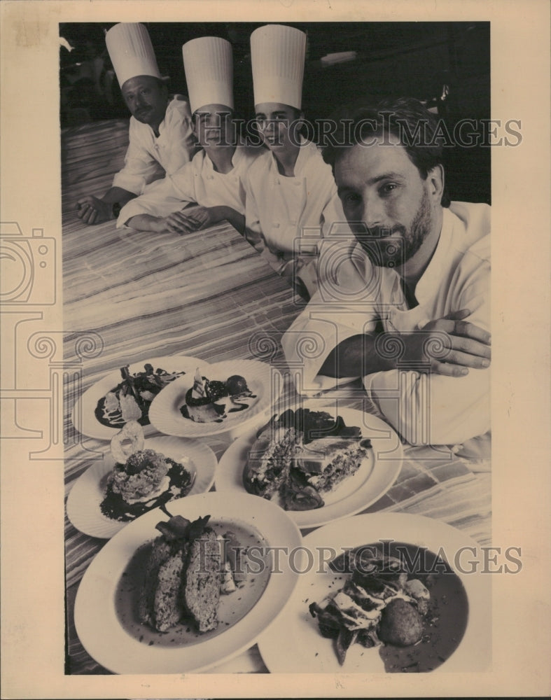 1994 Avenue Diner - Historic Images